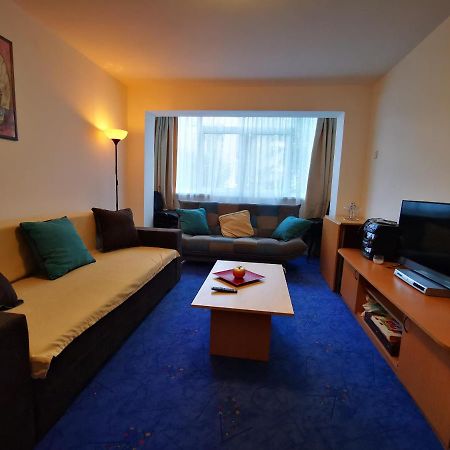 Апартаменты Apartament Langa Castan Азуга Экстерьер фото
