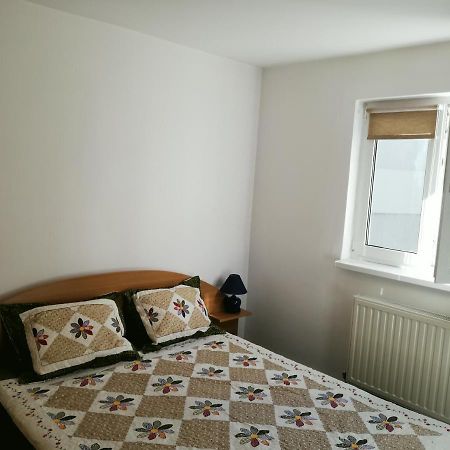 Апартаменты Apartament Langa Castan Азуга Экстерьер фото