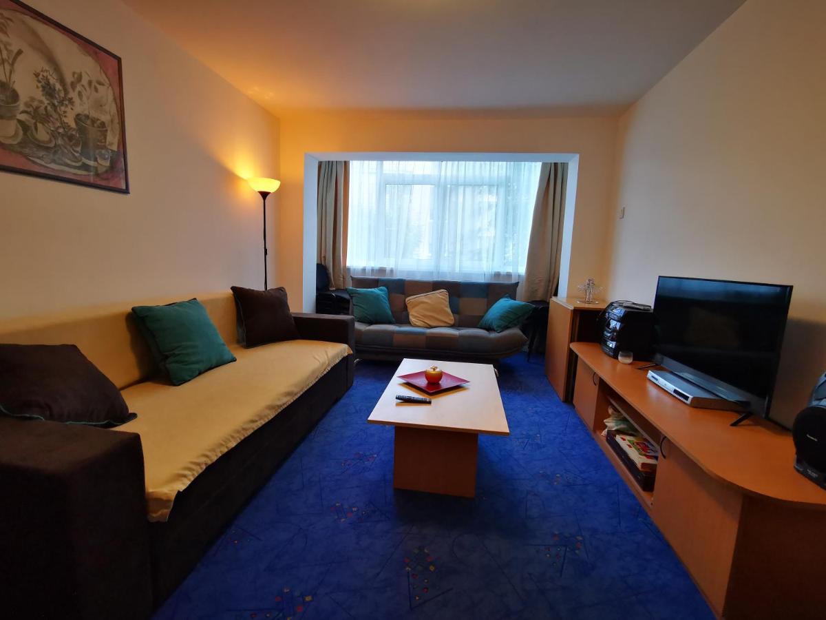 Апартаменты Apartament Langa Castan Азуга Экстерьер фото