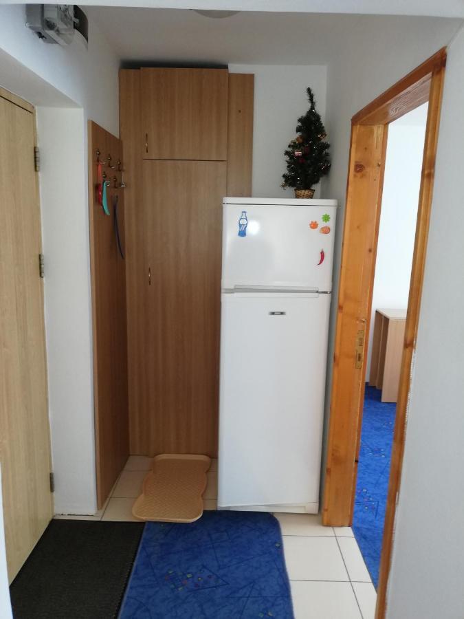 Апартаменты Apartament Langa Castan Азуга Экстерьер фото