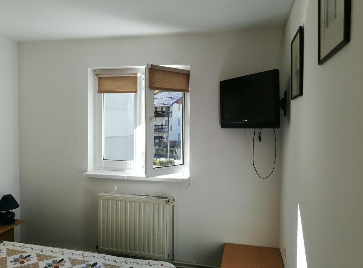 Апартаменты Apartament Langa Castan Азуга Экстерьер фото
